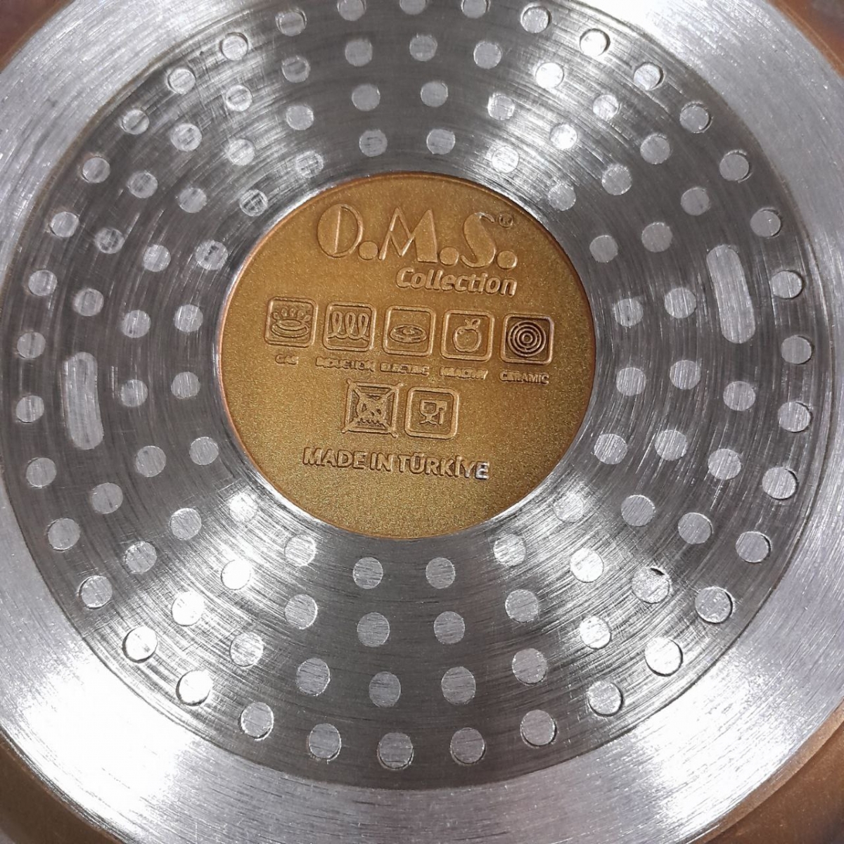 Набор посуды 3024-IND (черный/золото)